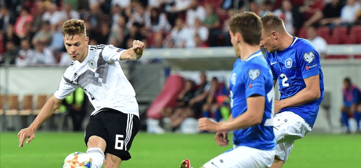 竞争激烈！国际足球精英集结比赛现场的简单介绍